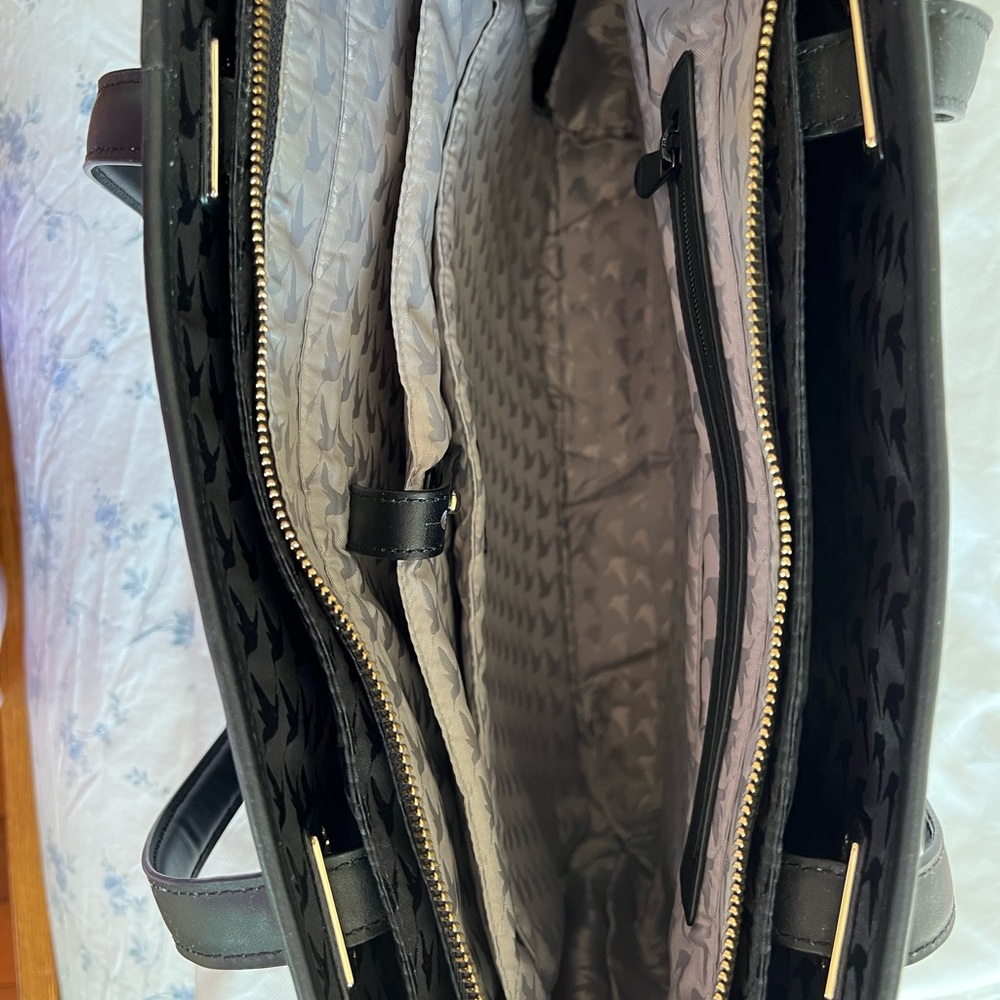 Elegant Black Perforated Tote Bag - Picture 3 of 15